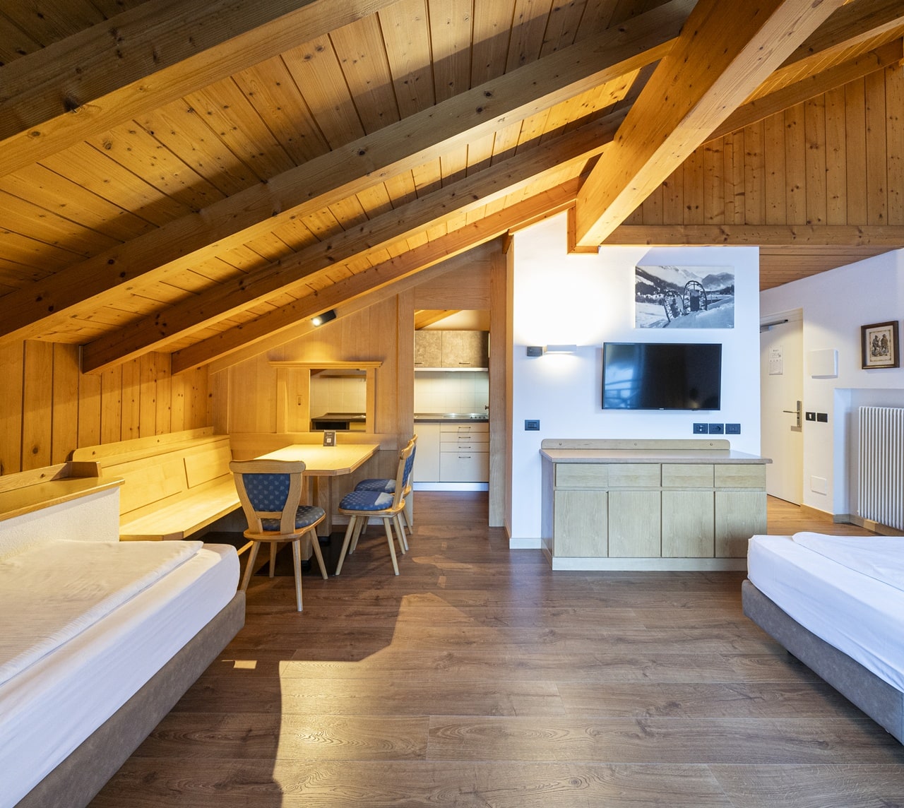 https://www.residencehotels.com/wp-content/uploads/2026/01/D_AMBIEZ_CAMPIGLIO_HOME_TIPOLOGIE_2.jpg